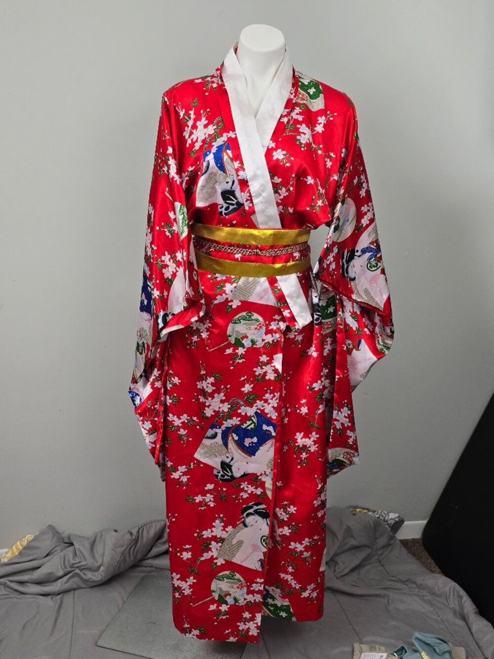 Bo Er Red Geisha Print Kimono Robe XL Floral Belt Polyester Costume